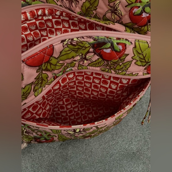 NWOT Vera Bradley Tomato Vines Bancroft Backpack - Picture 10 of 10